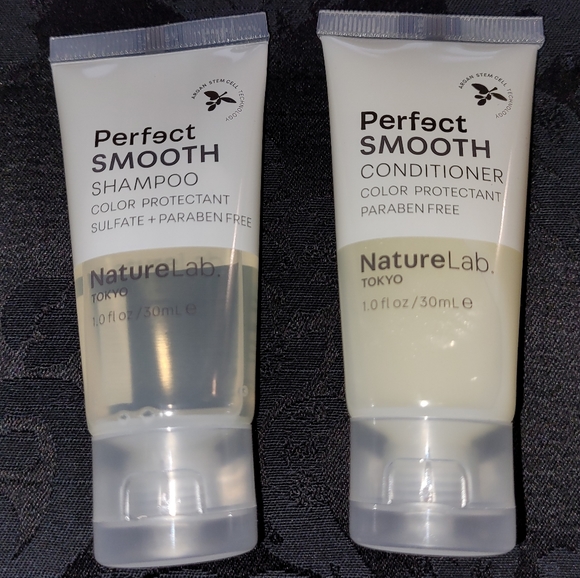 NatureLab Tokyo Perfect smooth shampoo/conditioner - Picture 1 of 3